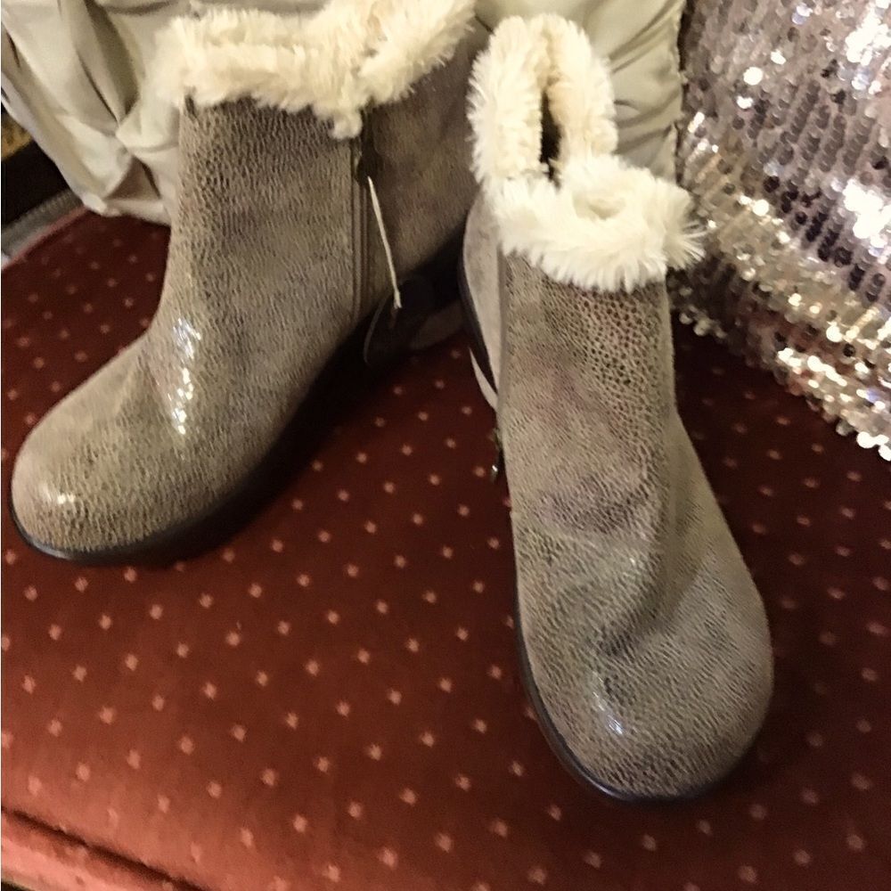 🛍️ JBU Ladies 8>5  fur lined boot  tan brown spots new